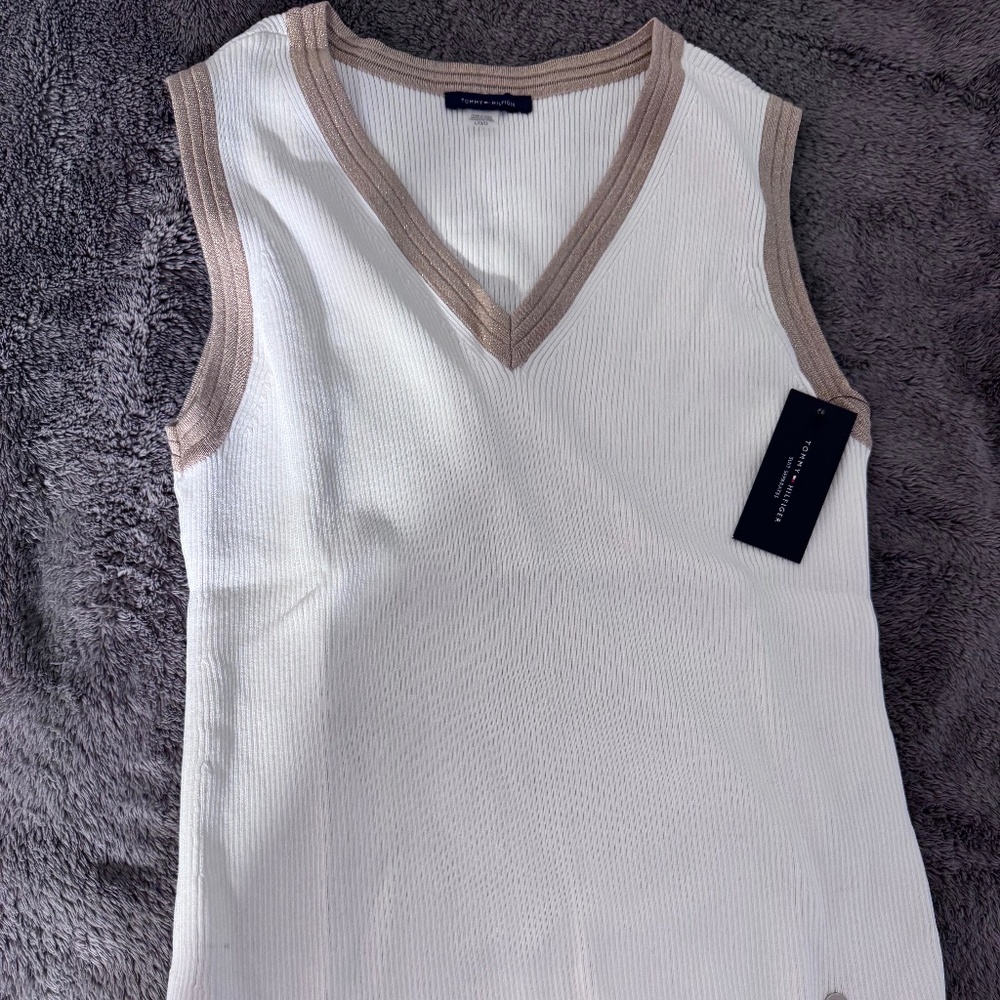 Tommy Hilfiger Ribbed V-Neck Sweater Tank Top Cream Tan Trim Women’s Size L NWT
